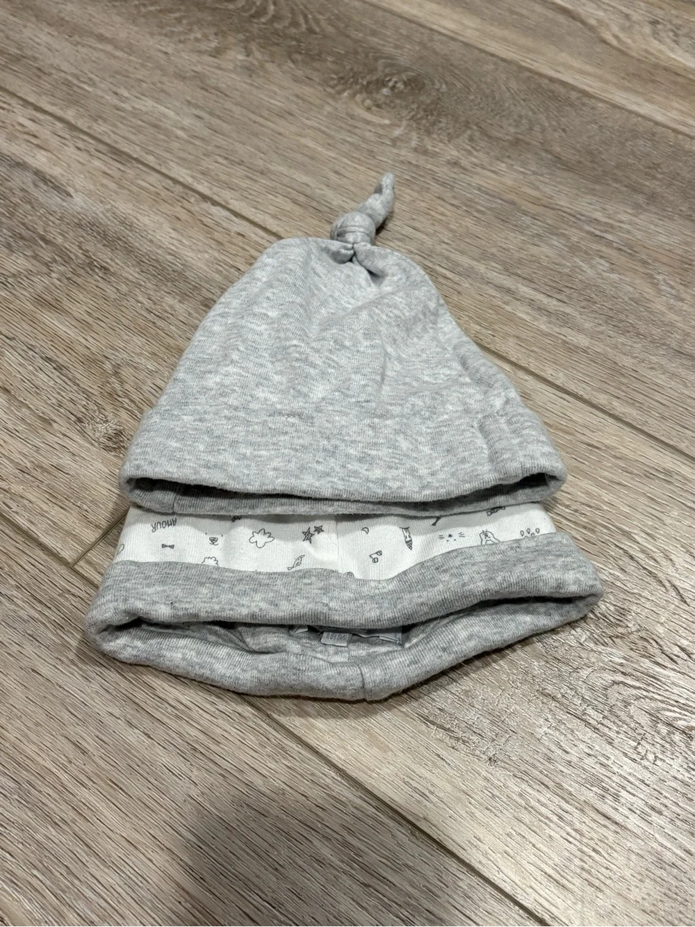 2 Baby Hats